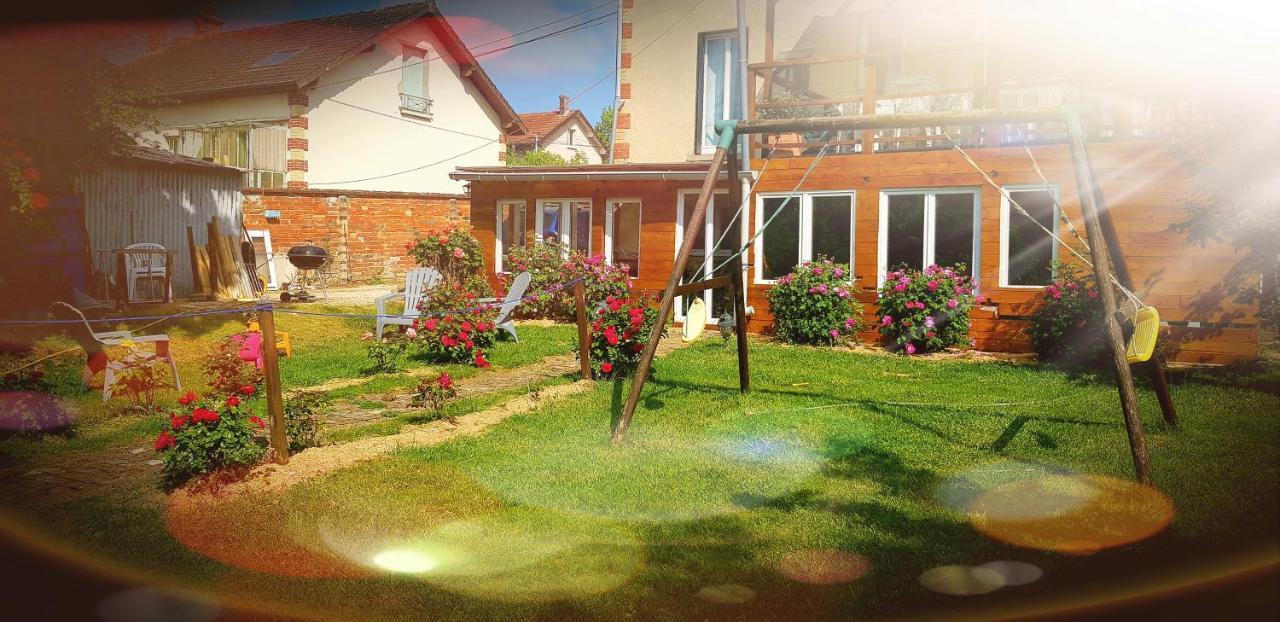 T4 climatisé à 20 mn de Disney et 50 de Paris dans jolie maison briarde Mortcerf Exterior foto